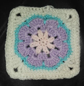 How to Crochet: African Flower Granny Square!